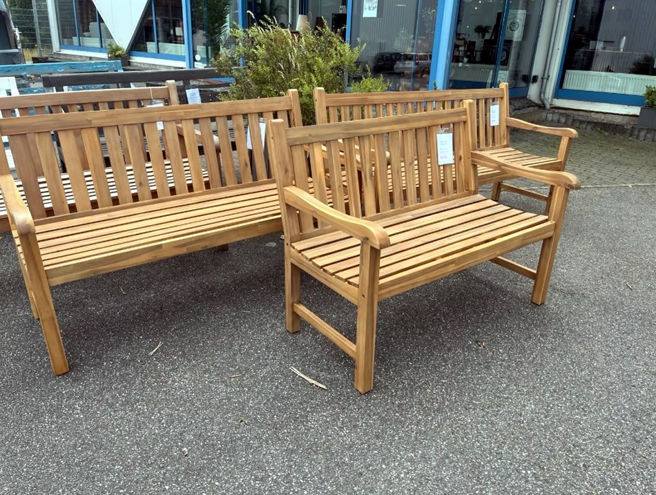 Gartenbank Akazie massiv lackiert, verschiedene Gr